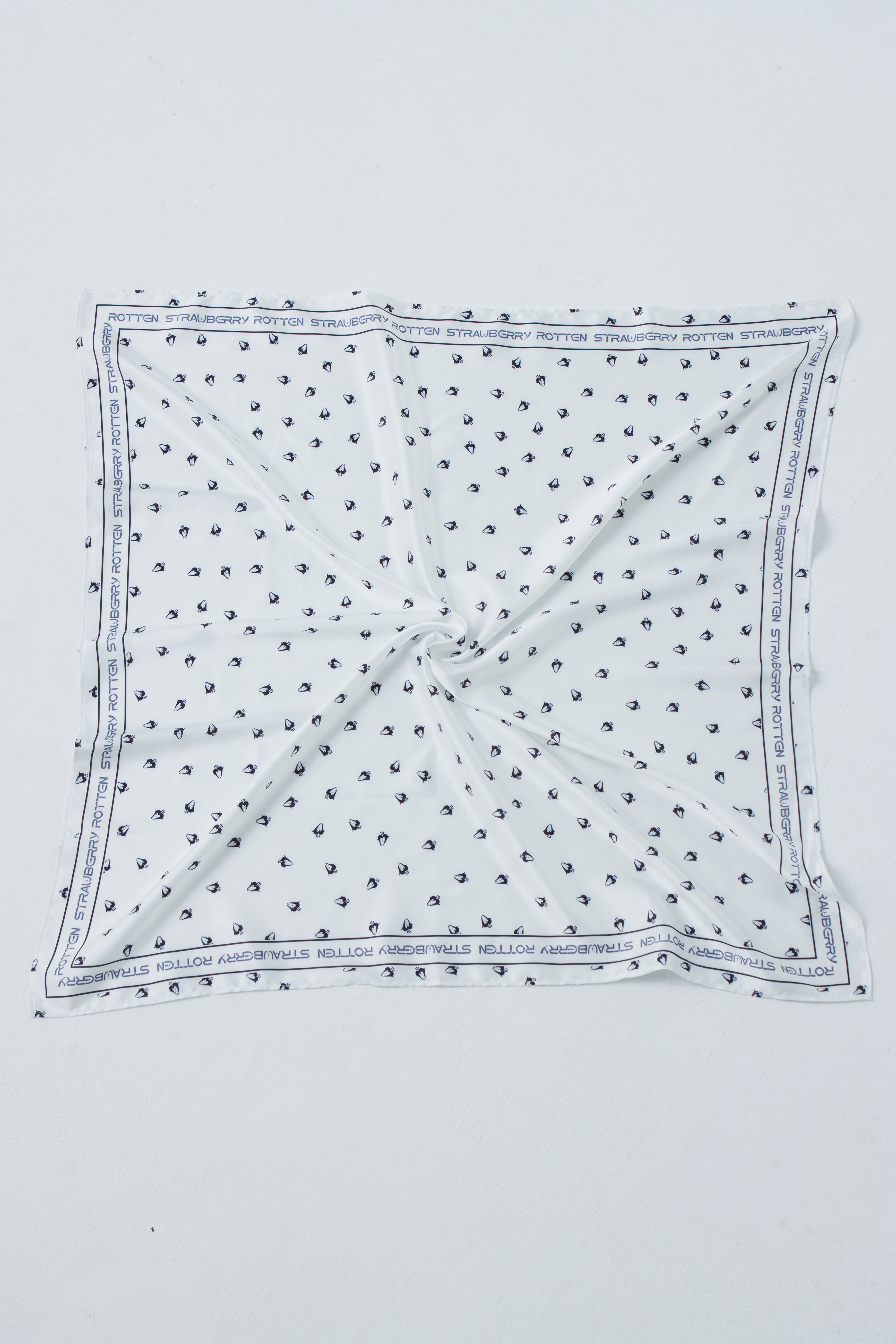 STRAWBERRIES LOGO PRINTED SCARF