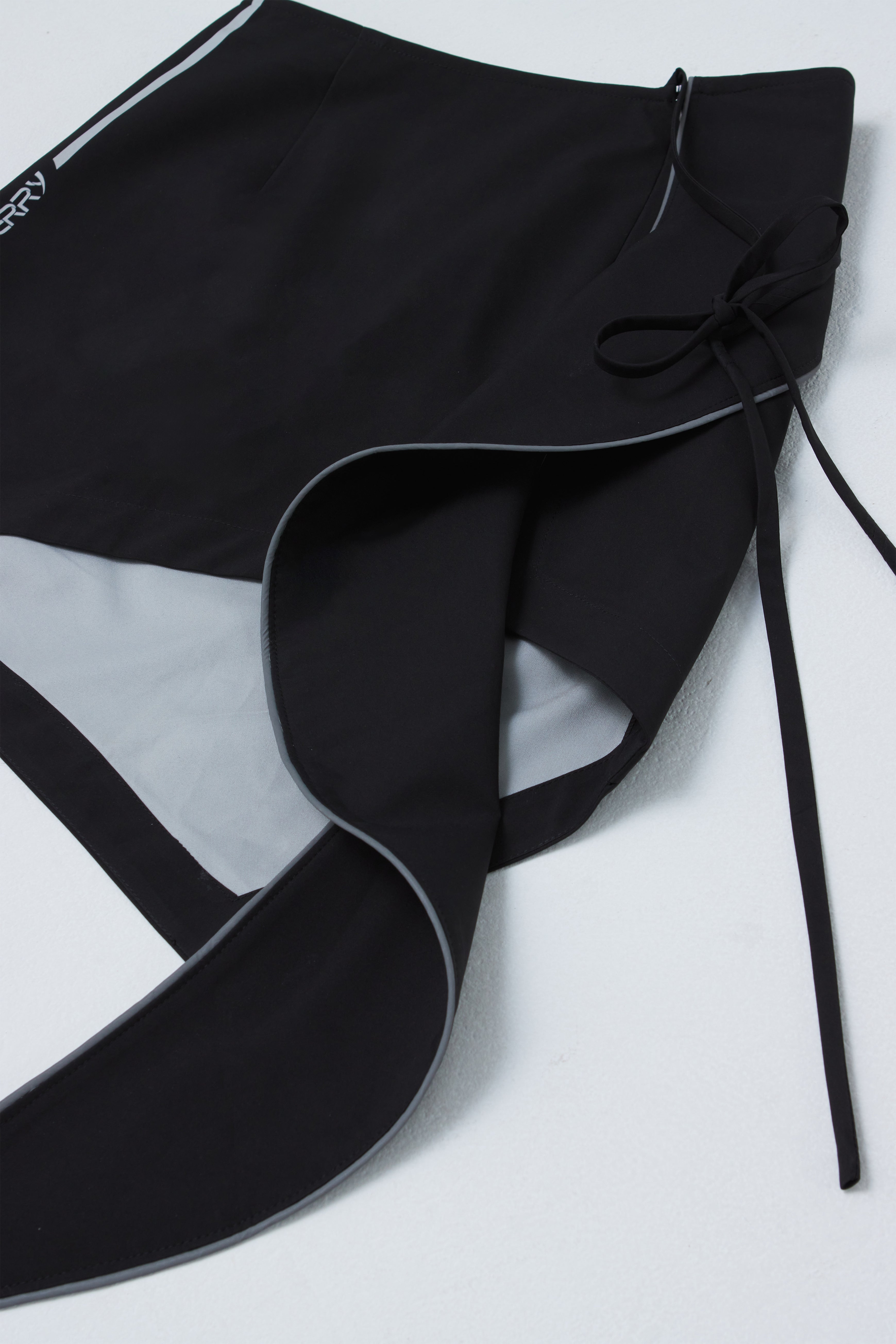 UNBALANCED SKIRT (#BLACK)