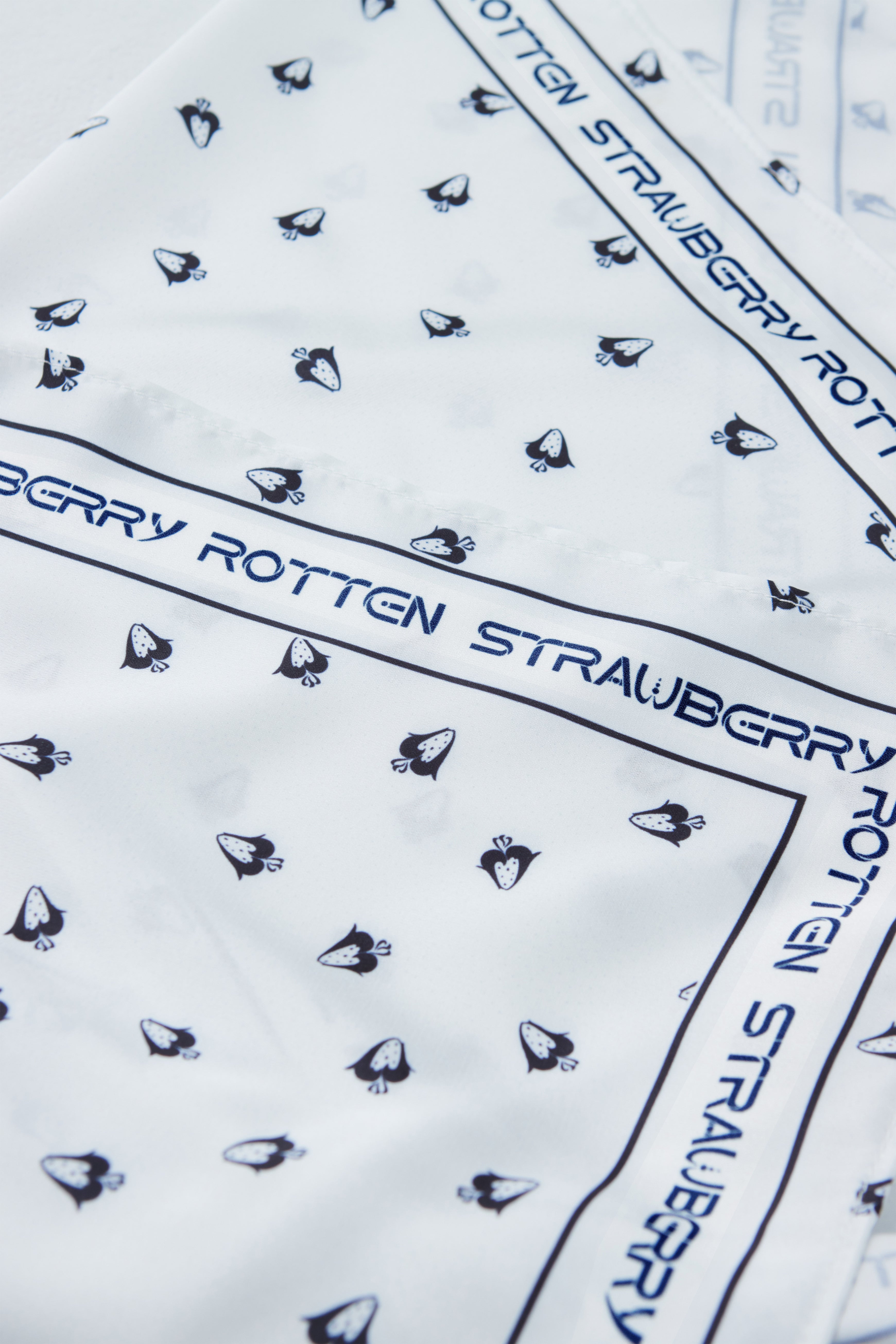 STRAWBERRIES LOGO PRINTED SCARF