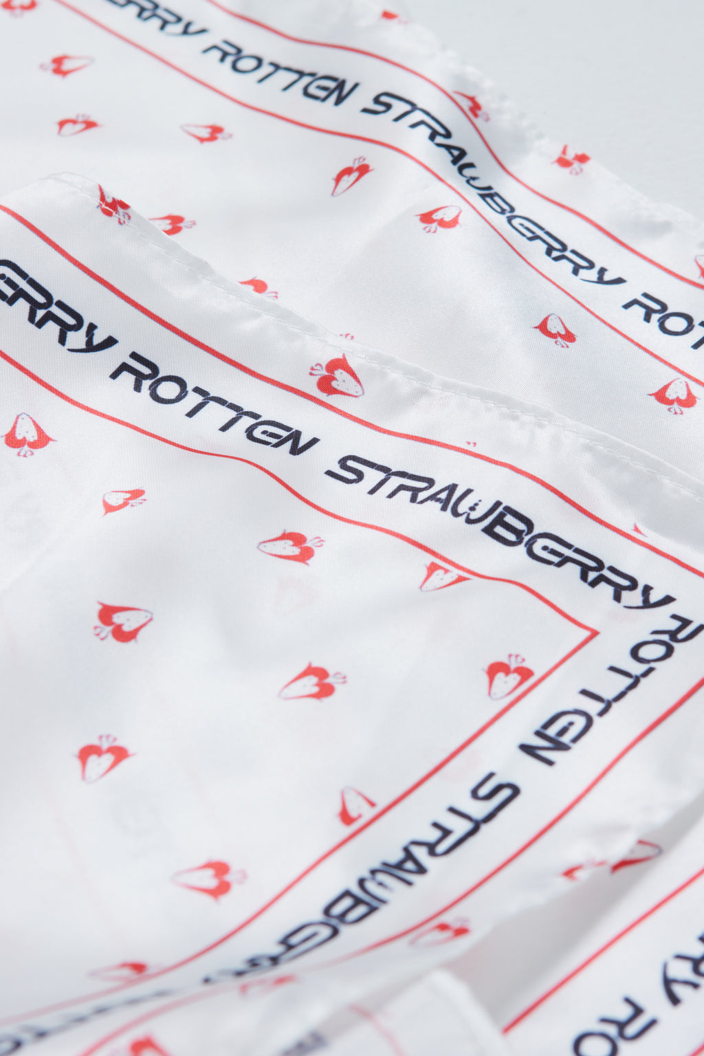 STRAWBERRIES LOGO PRINTED SCARF