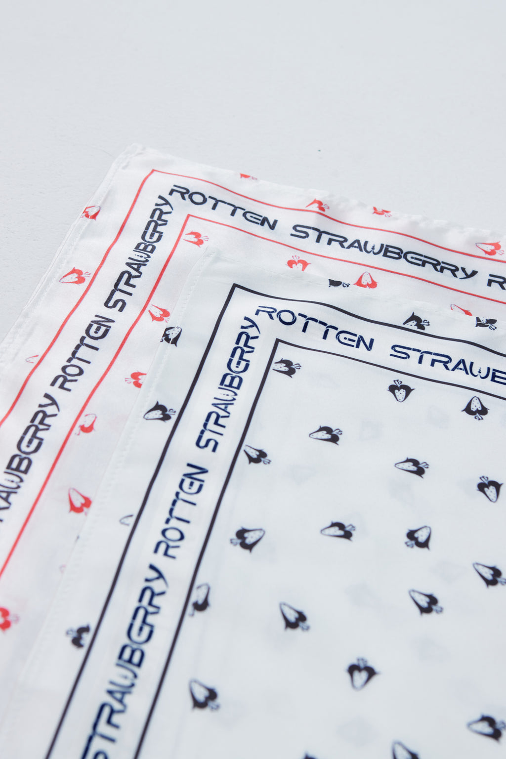 STRAWBERRIES LOGO PRINTED SCARF