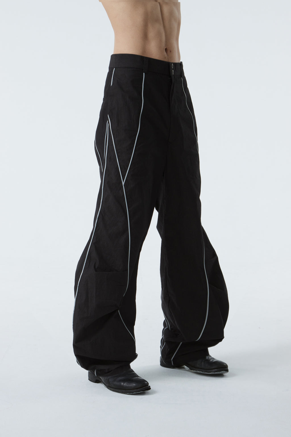 CURVED-WIDE LEG PANTS